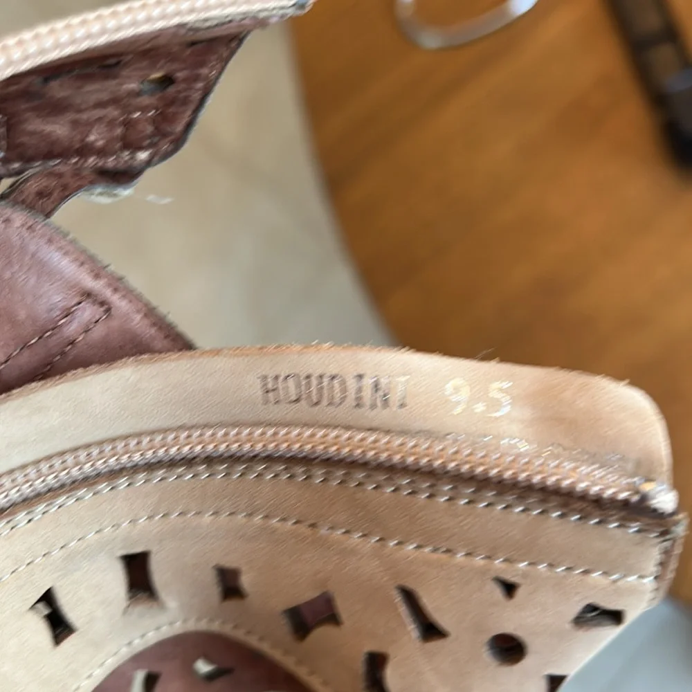 Barely worn Jeffrey Campbell Houdini heels - Picture 4 of 5